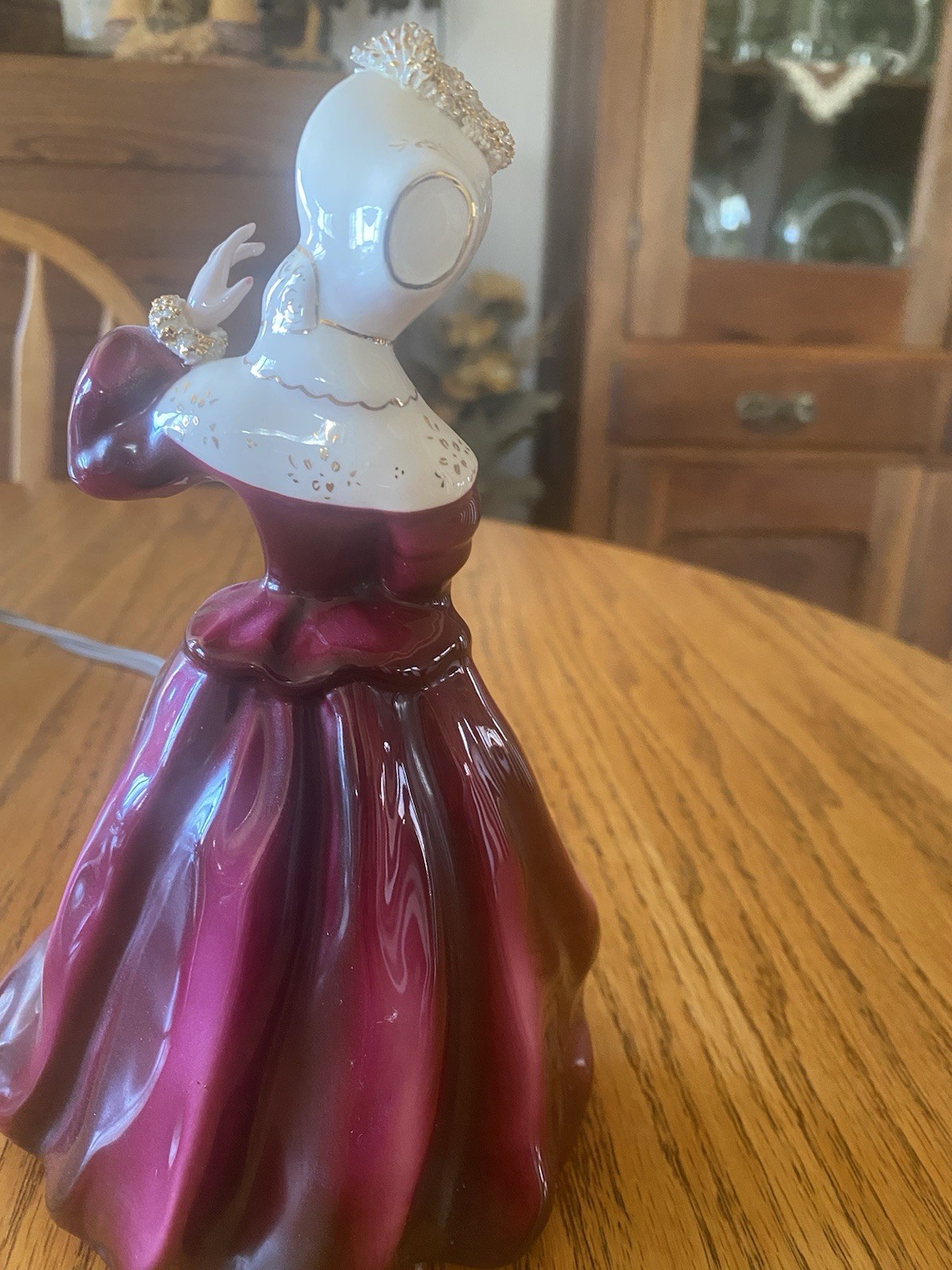 Florence Ceramics Pasadena “Clarissa” Figurine Royal Red With Gold Purse MINT