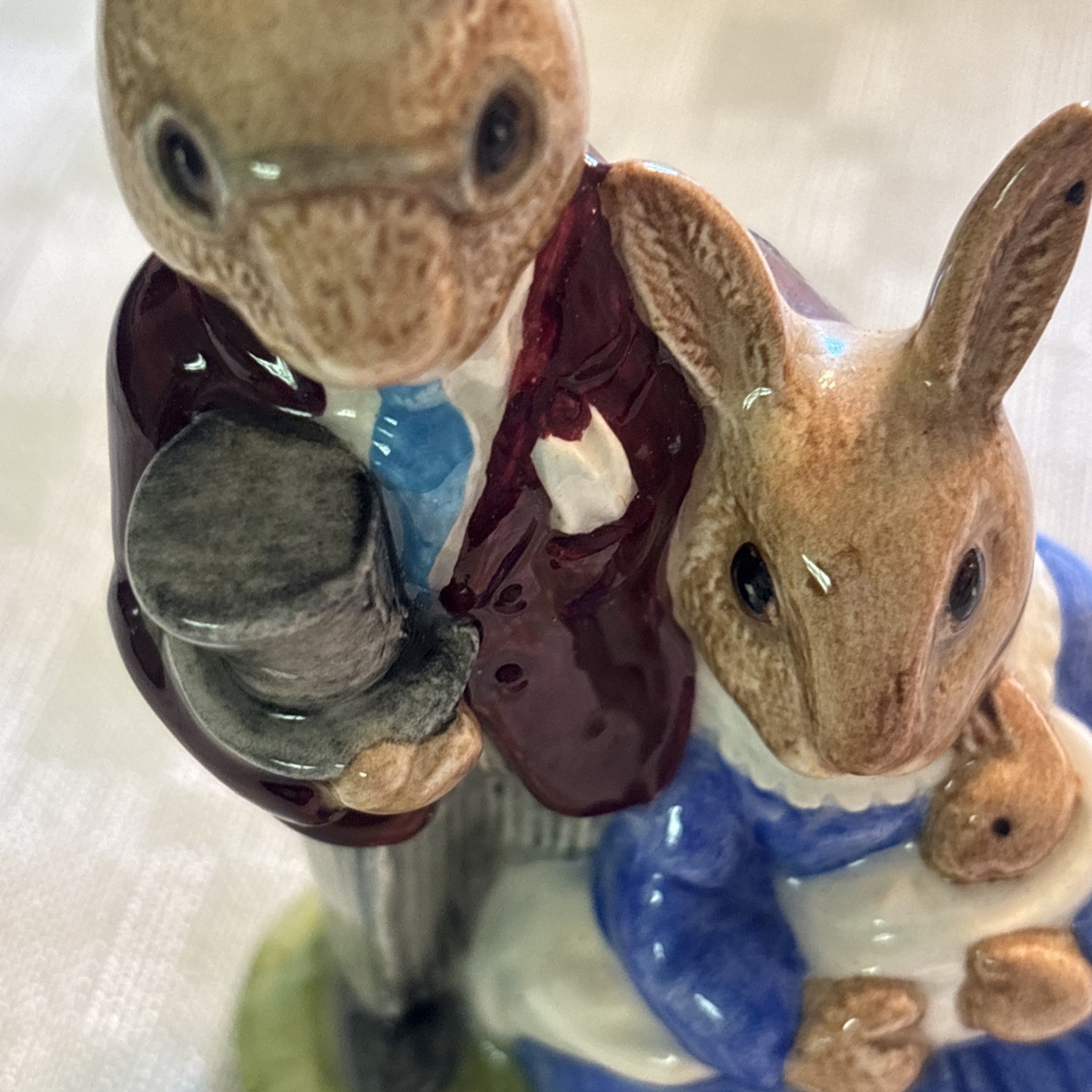 Vintage Royal Doulton Bunnykins Family Photograph Figurine DB1 Ships Free!