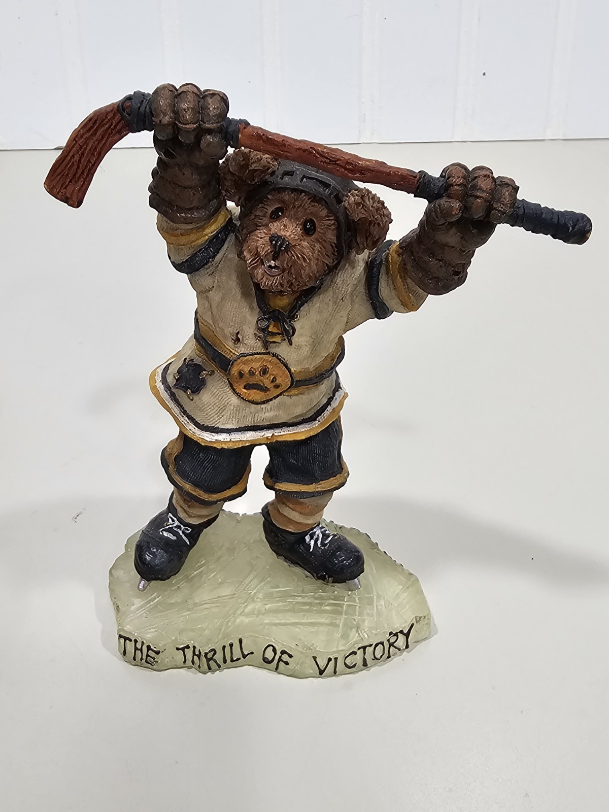 Vintage Boyds Bear Blade Hattrick He Shoots He Scores Hockey Figurine #228357