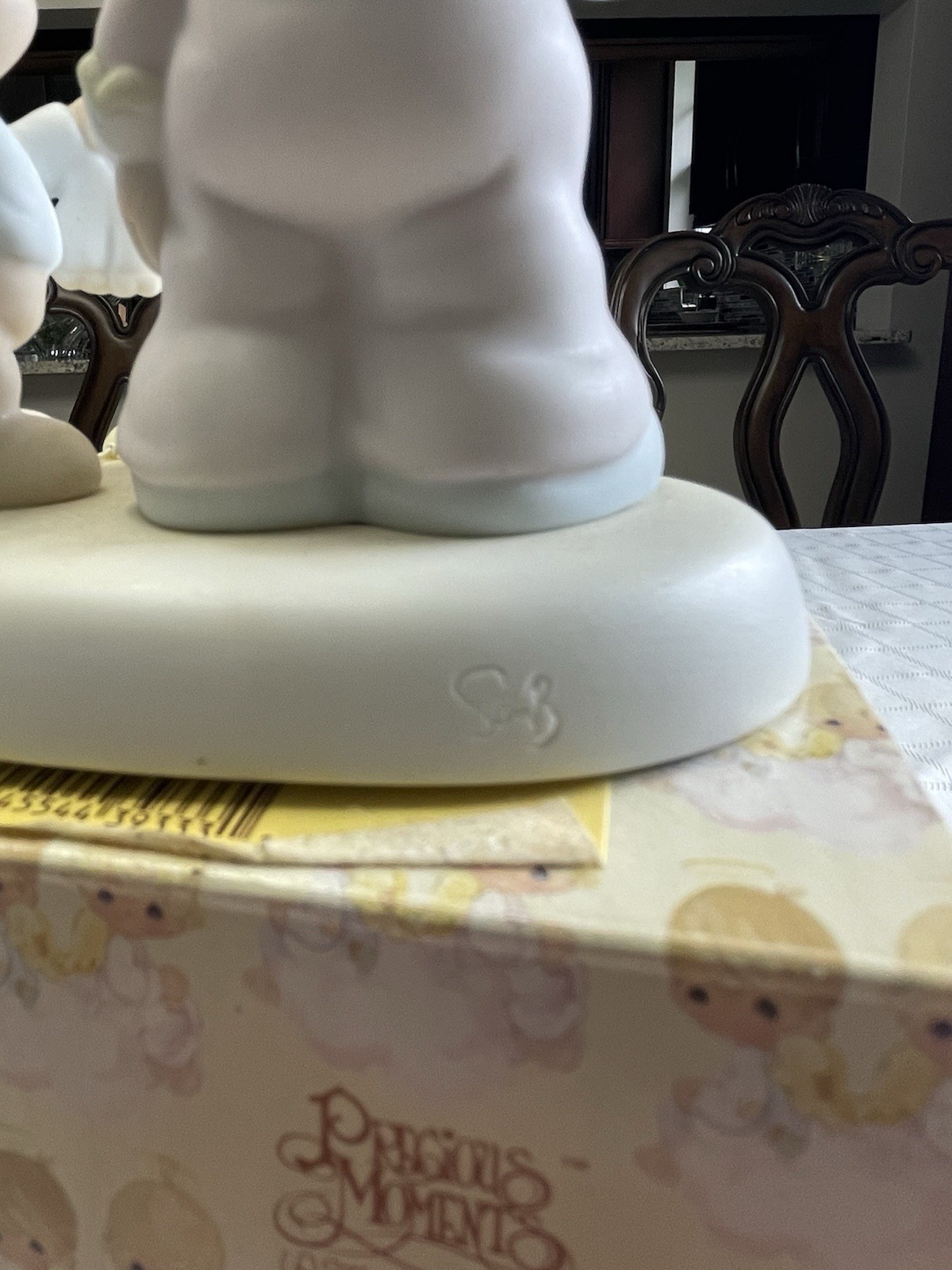 Precious Moments Somebody Cares 522325 Enesco 1997 Porcelain Figurine W/ Box