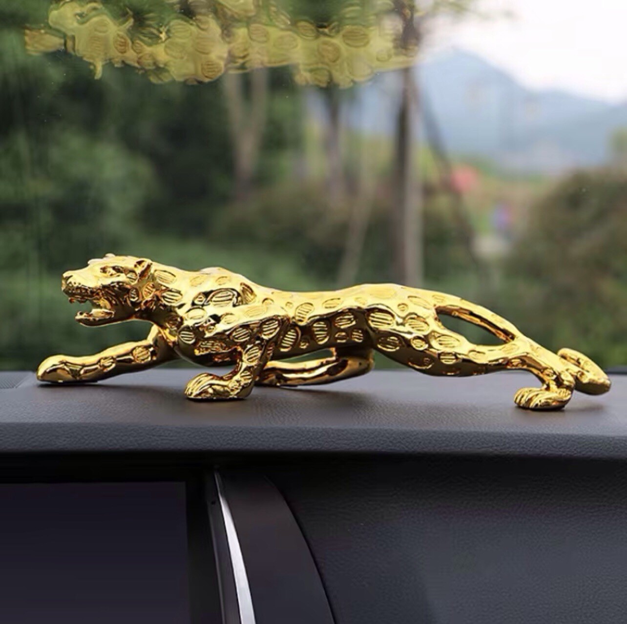 Luxury Gold Leopard Statue