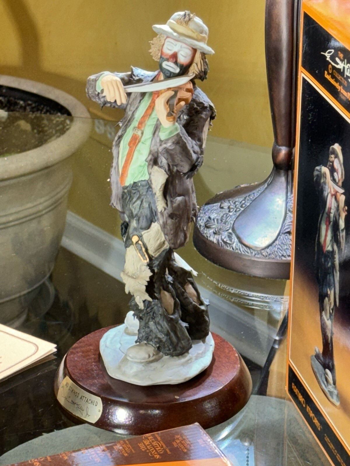 EMMETT KELLY JR.”NO STRINGS ATTACHED” #9756 LARGE BISQUE PORCELAIN LOW# 138/9500