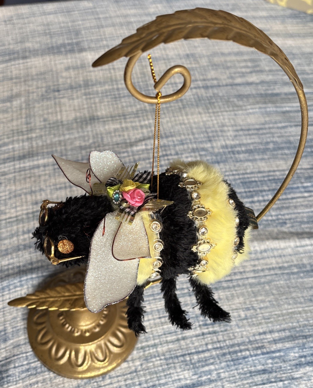 Mark Roberts Bumble Bee 51-23308 In Box W Gold Tone 13.5” Hanger