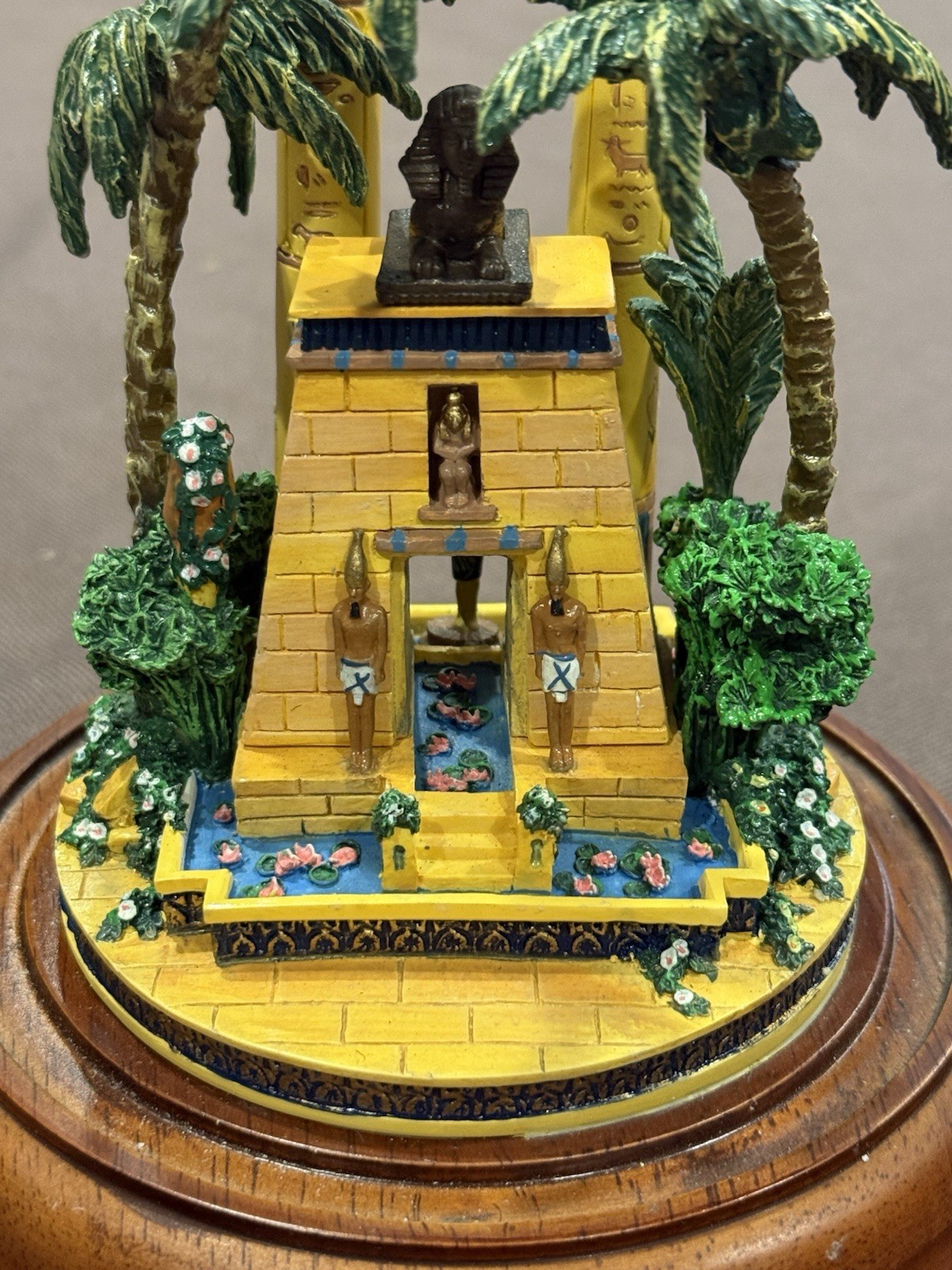 The Secret Garden Of Queen Nefertiti – Franklin Mint – Removable Glass Dome 1991