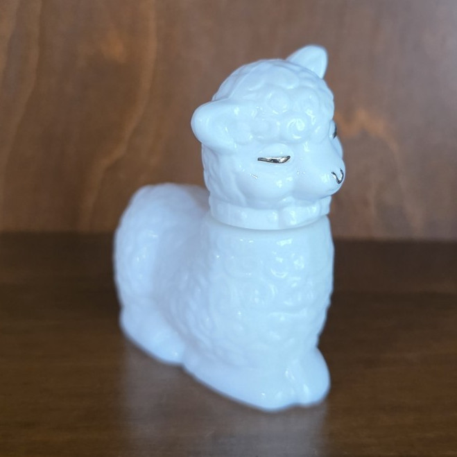 Avon Sweet Honesty White Lamb Figurine Cologne Bottle 0.75 fl oz 3″