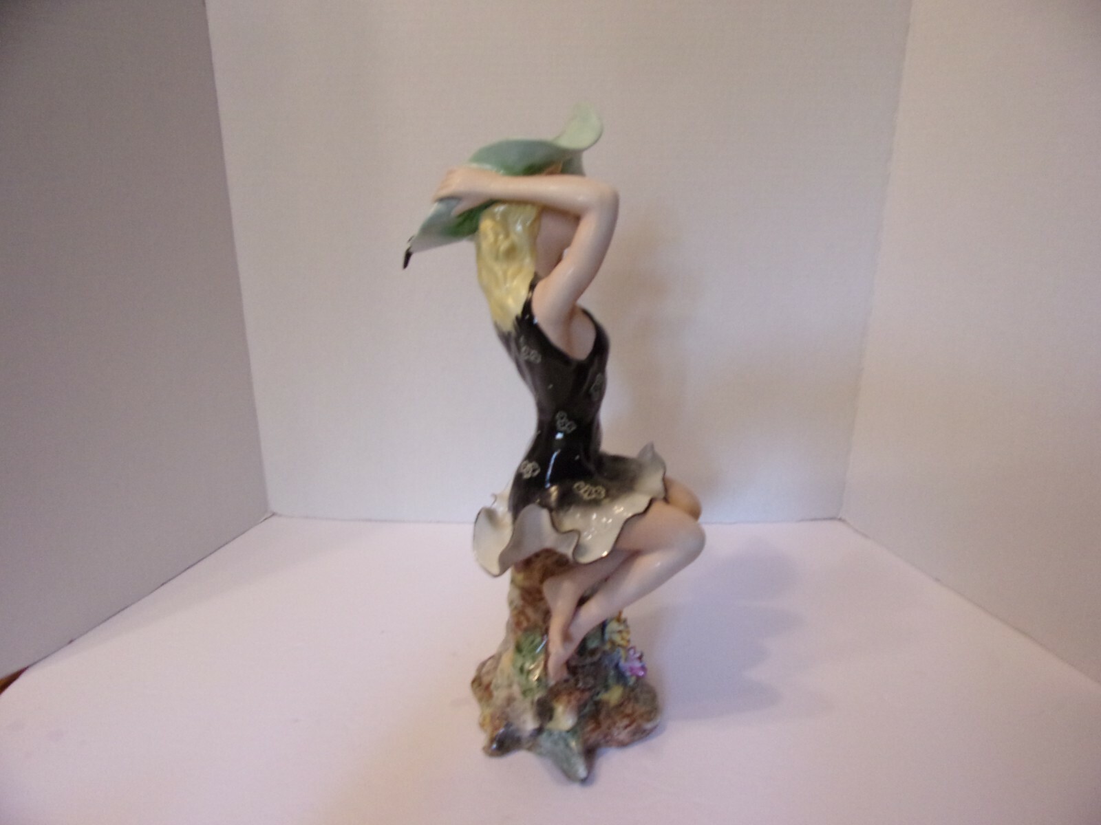 ROMANIA ROCERAM BEAUTIFUL LADY 14 1/2″ FIGURINE