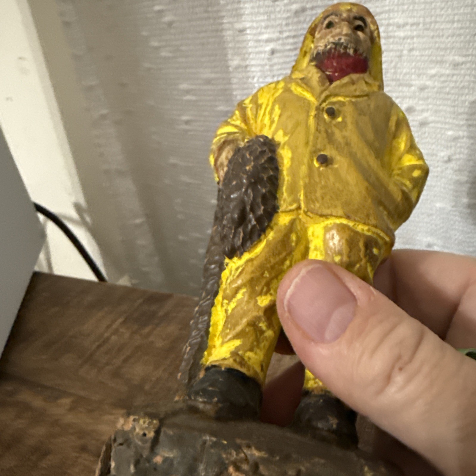 Vintage Hand Carved Fisherman Figurine – Nautical Folk Art Sailor Statue – 6”
