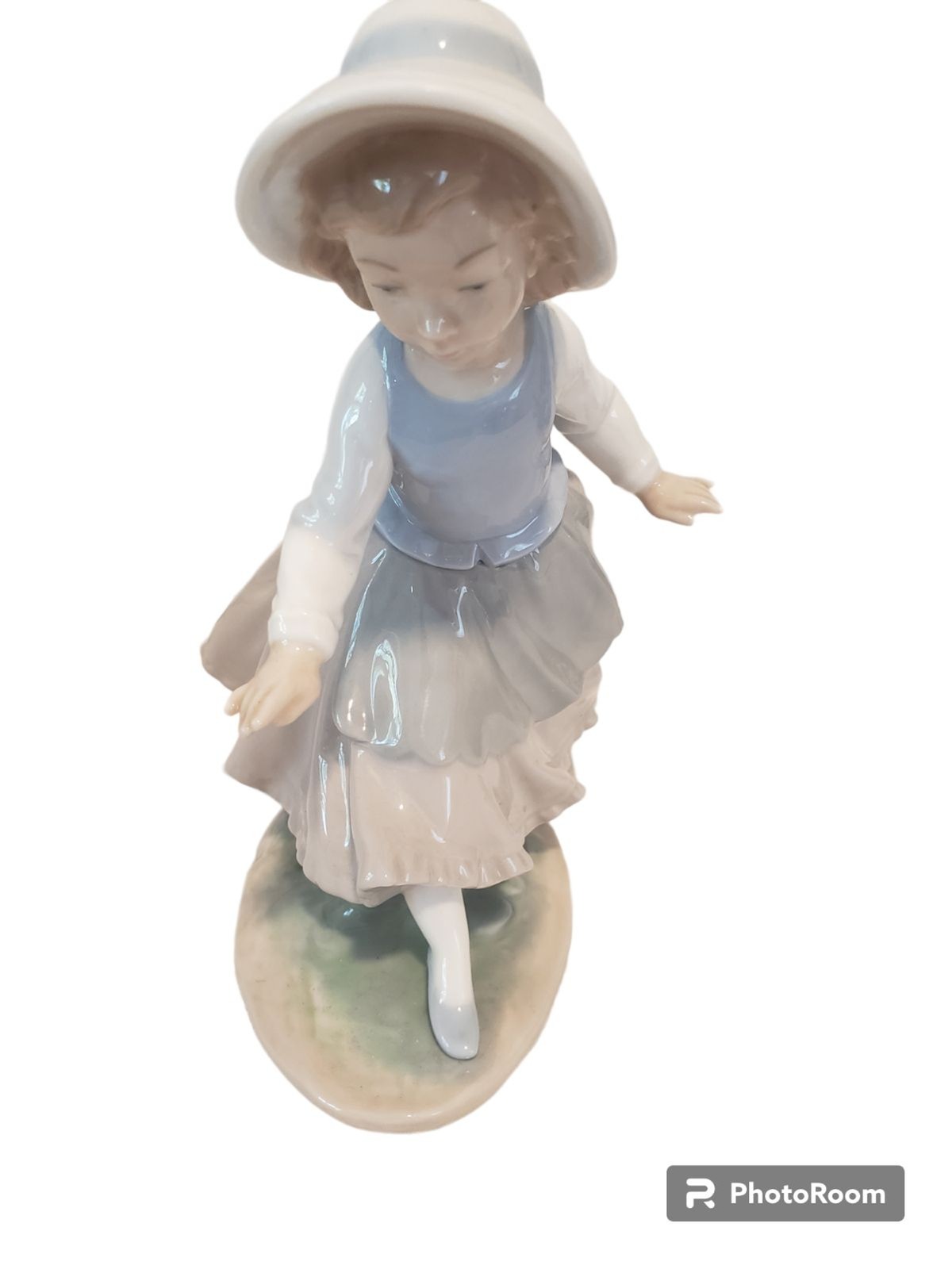 Girl with Hoop Nao by Lladro Porcelain Figurine No Hoop Vicente Martinez Spain