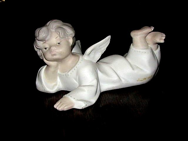 Darling LLADRO: ” ANGEL AT REST”, Matte, 5 1/2 “, 1970, Fulgencio Garcia, Mint