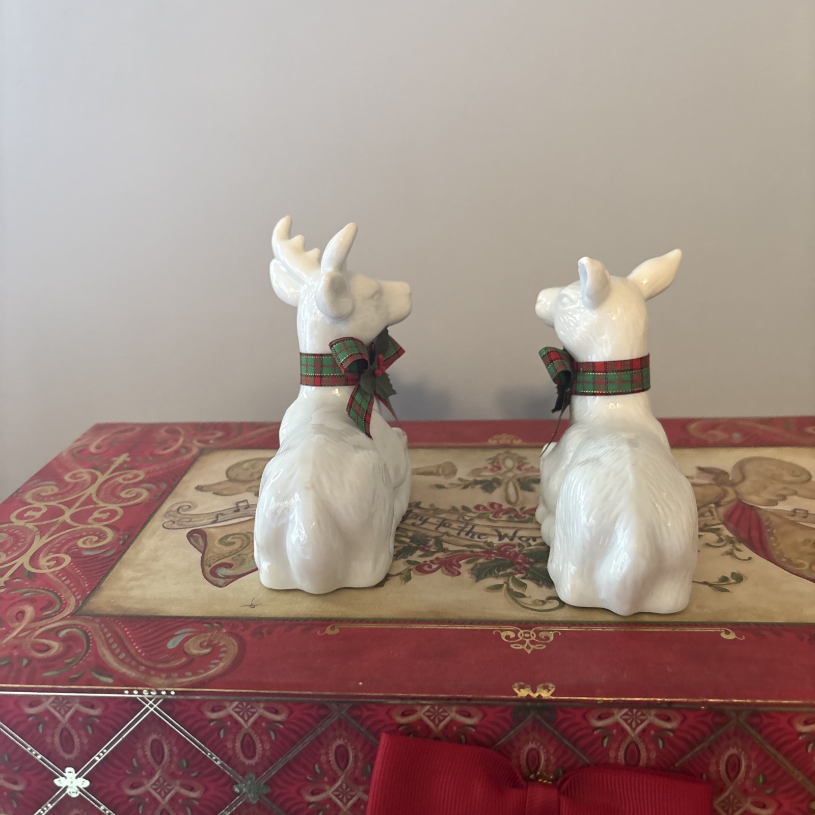Set Of White Porcelain Deer With Holiday Bows 4×3.5 In