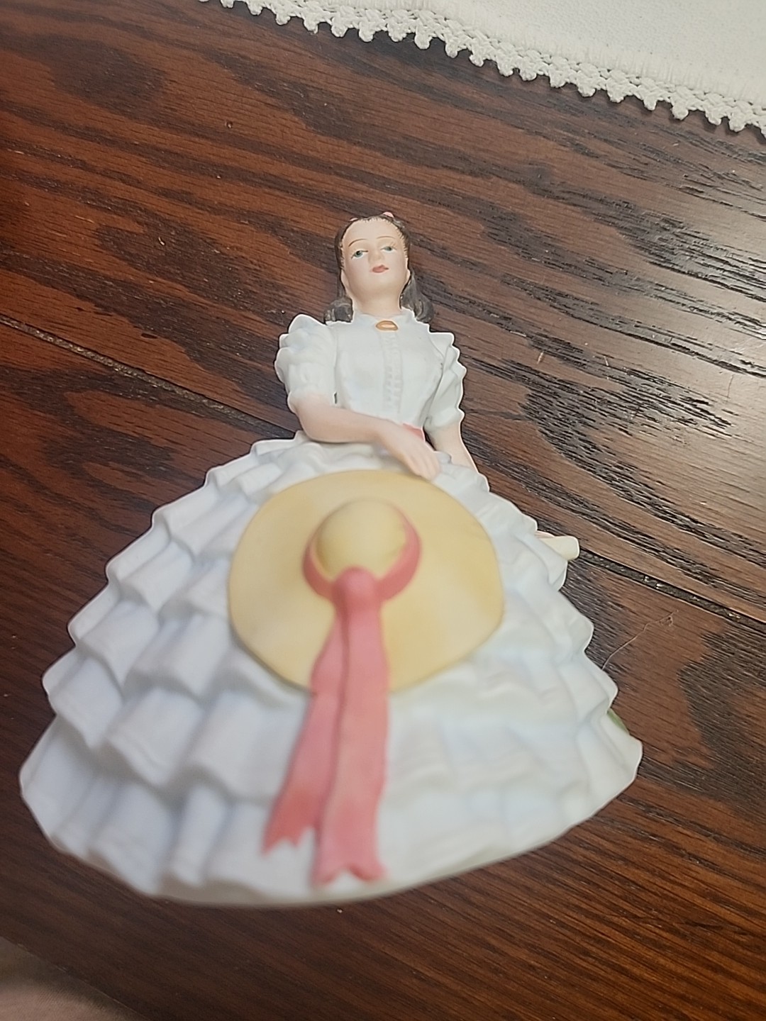 AVON Gone With the Wind Images of Hollywood Scarlett O’Hara Figurine VTG 1983