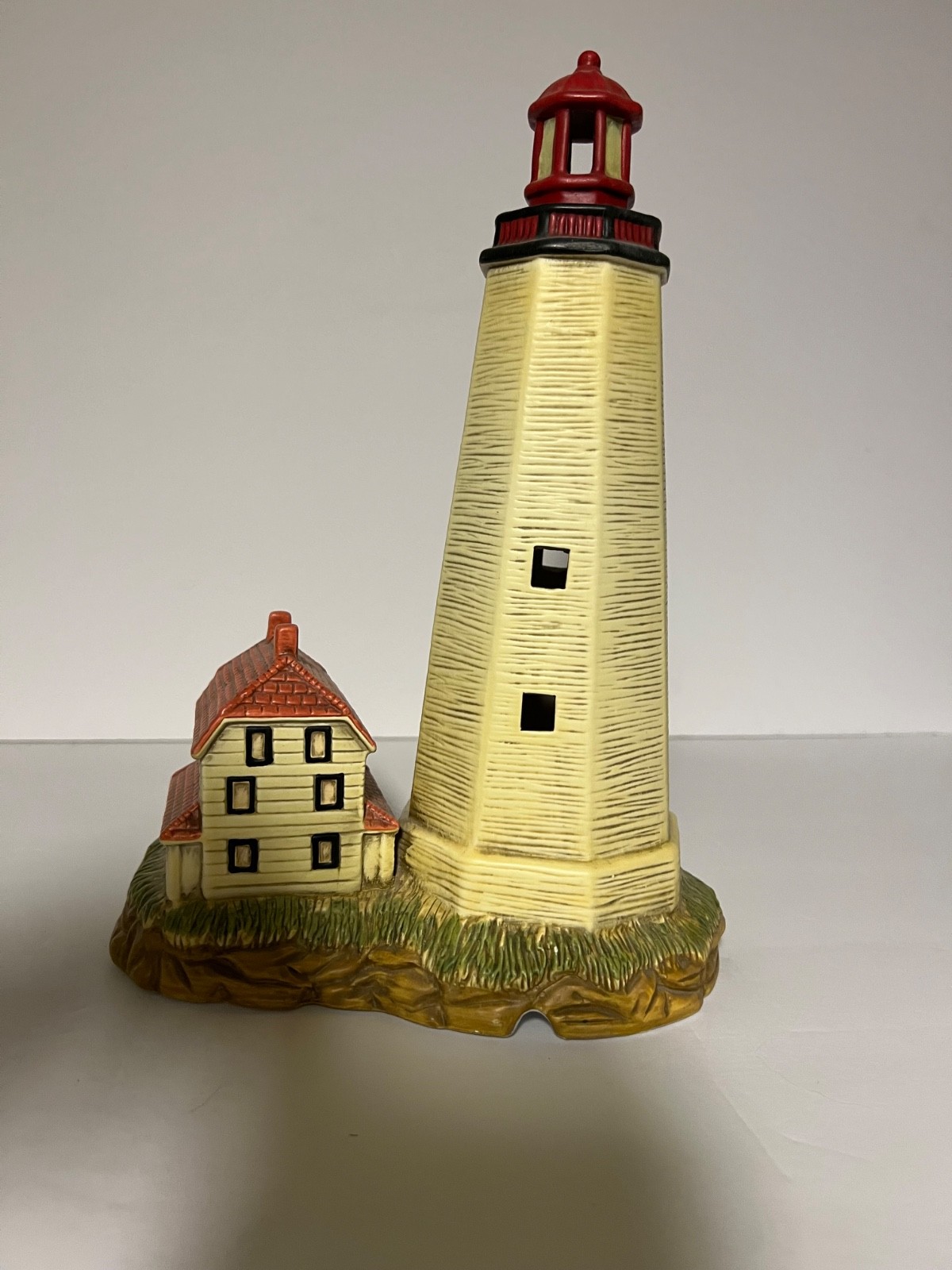 NO CORD VINTAGE: LEFTON “1764 SANDY HOOK” LIGHTHOUSE COLLECTION ~~ Ca. 1991