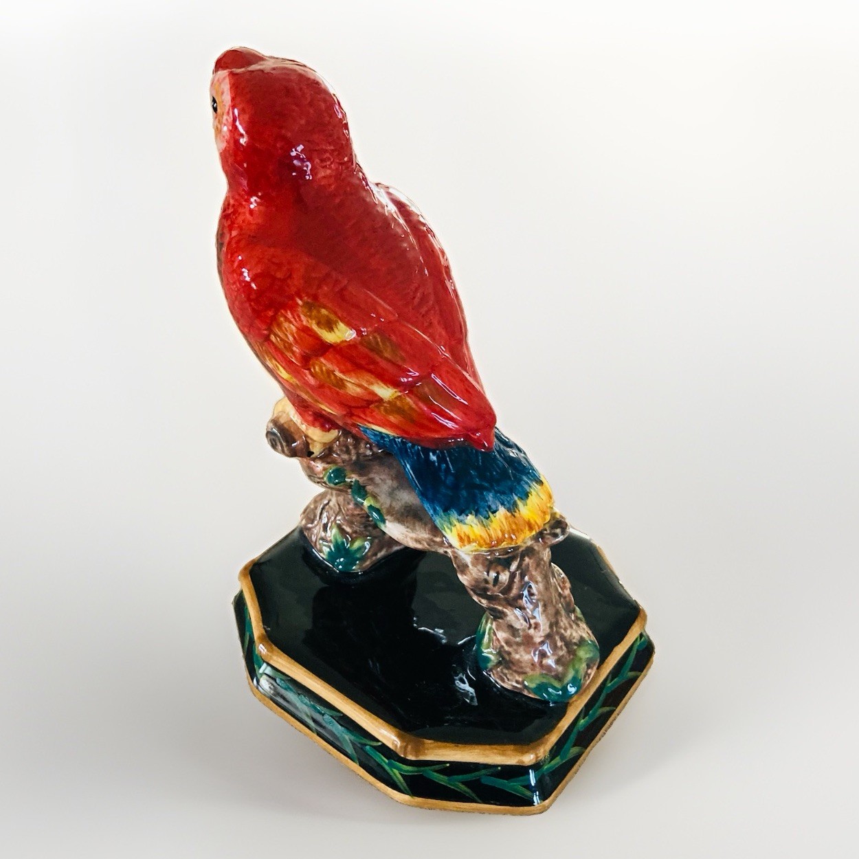 VTG Raymond Waites CIC Amazon Scarlet Macaw Parrot Ceramic Figurine 6.25” Mint