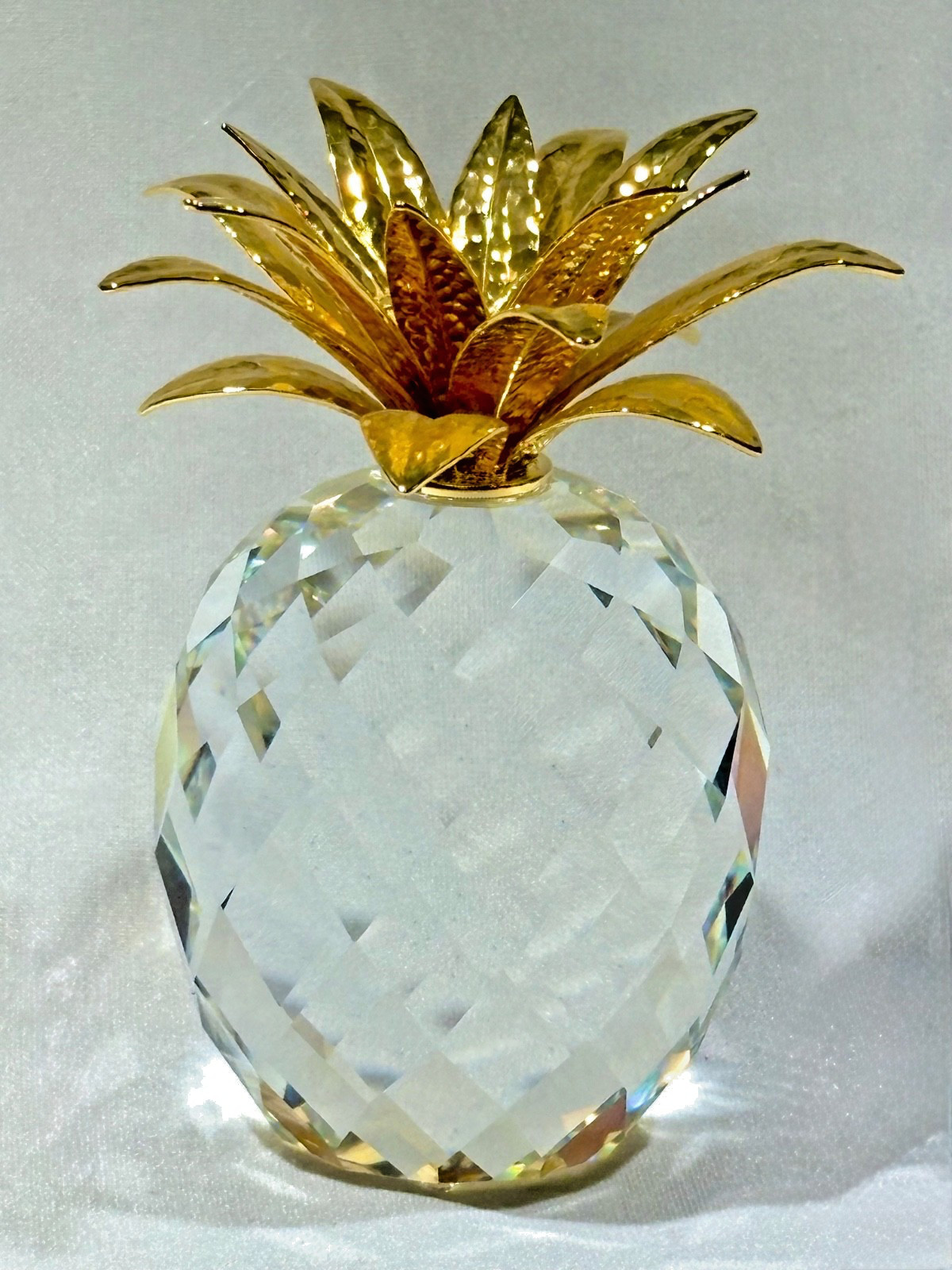 Swarovski Silver Crystal Large Pineapple Gold Hammered Leaves 7507 105 001 Box