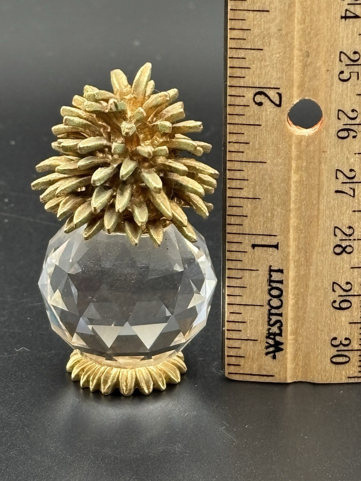 Kenzo Atari Mini Crystal Pineapple Fruit w/Gold Toned Leaves 2″ Tall