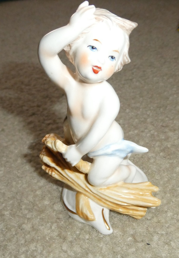 Vintage 1978 Goebel Cherub Boy Wheat Harvest Figurine 4″ Tall