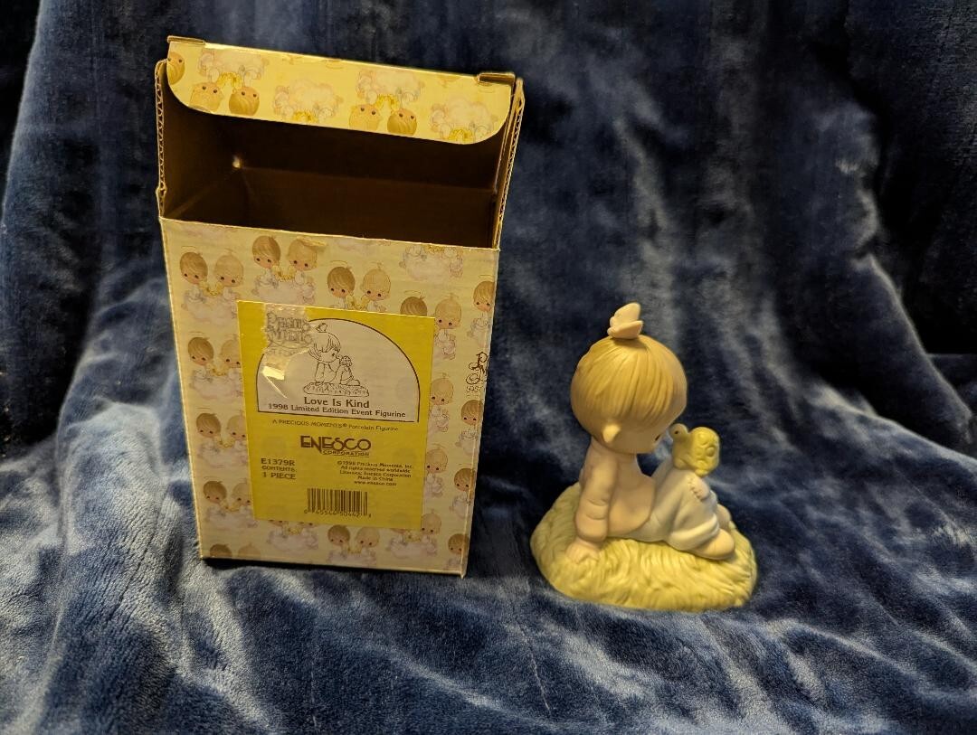 Precious Moments Love Is Kind 1998 Limited Edition Figurine E1379R With Box