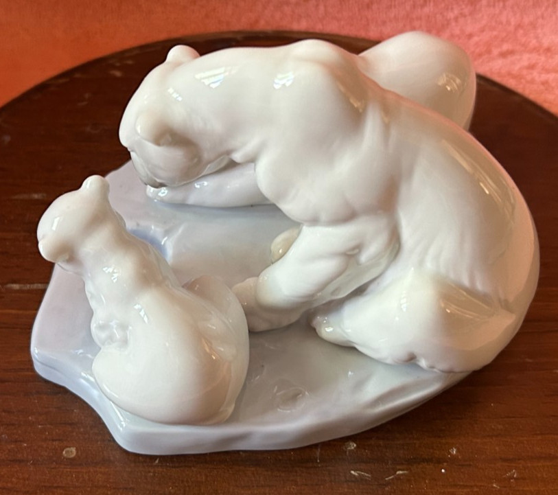 LLADRO SPAIN 1443 PORCELAIN FAMILY OF BEARS ON ICE CAP Free Shipping
