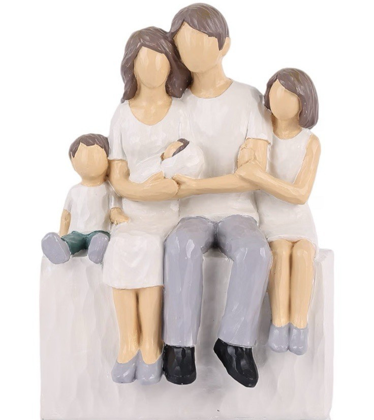 Family Figurine, Mom, Dad Son, Daughter & New Baby. – Family of 5