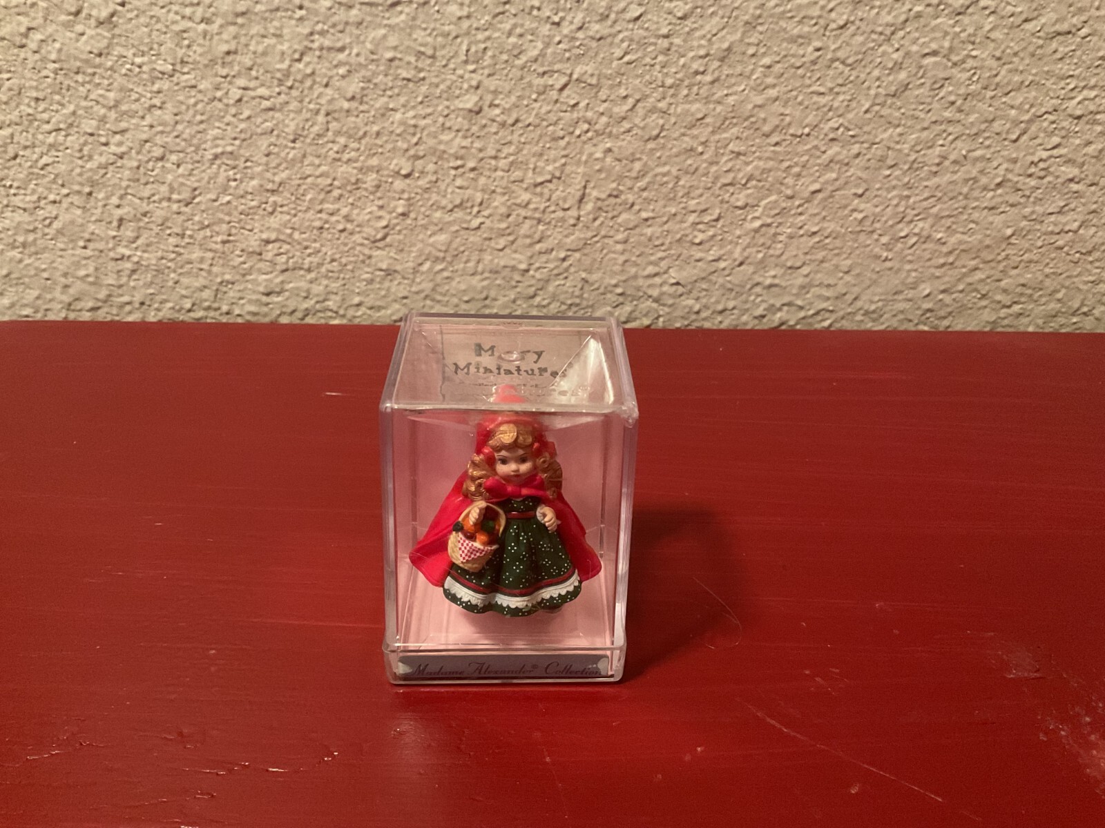 Madame Alexander – Little Red Riding Hood Doll 1991 -Hallmark Merry Miniatures –