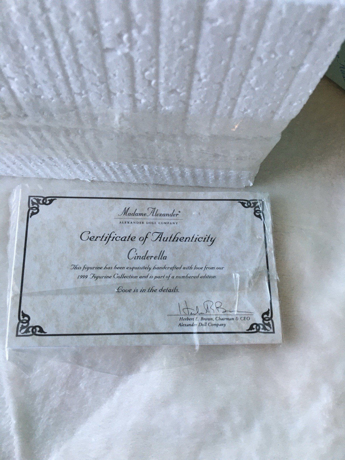 Madame Alexander “Cinderella” Resin Figurine – MIB 1999 w COA