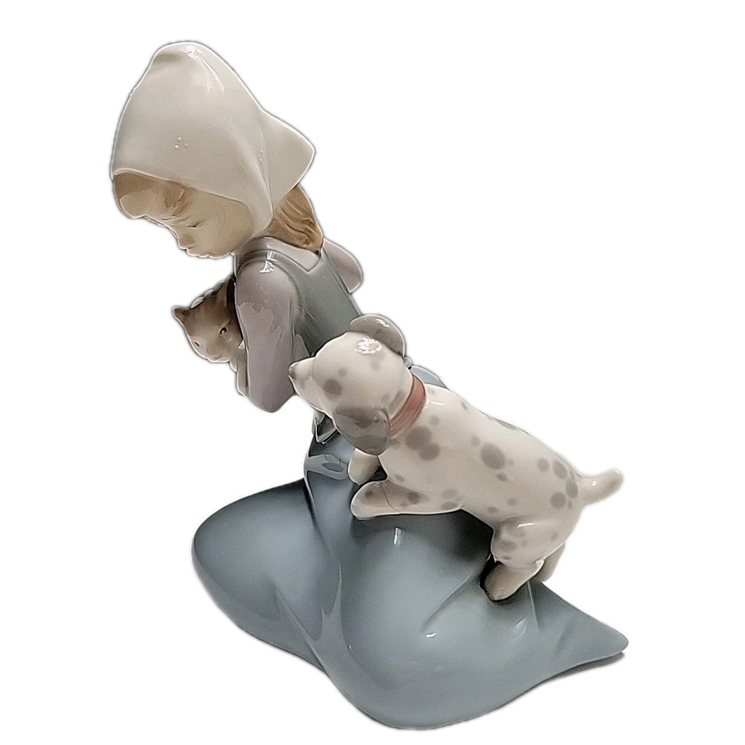 Lladro Porcelain Figurine Little Friskies Girl Holding Dog Puppy Cat VTG 1970’s