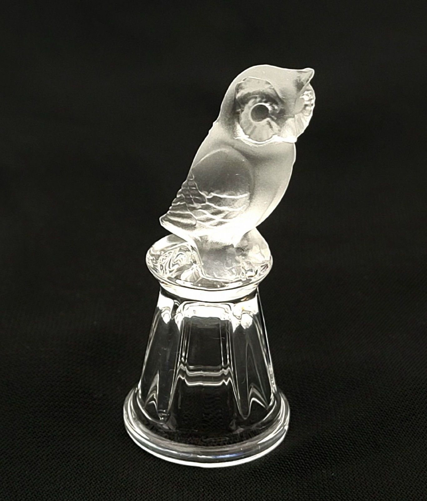 Swarovski Crystal Owl on a Thimble Pedestal Base Austria 2 1/8″
