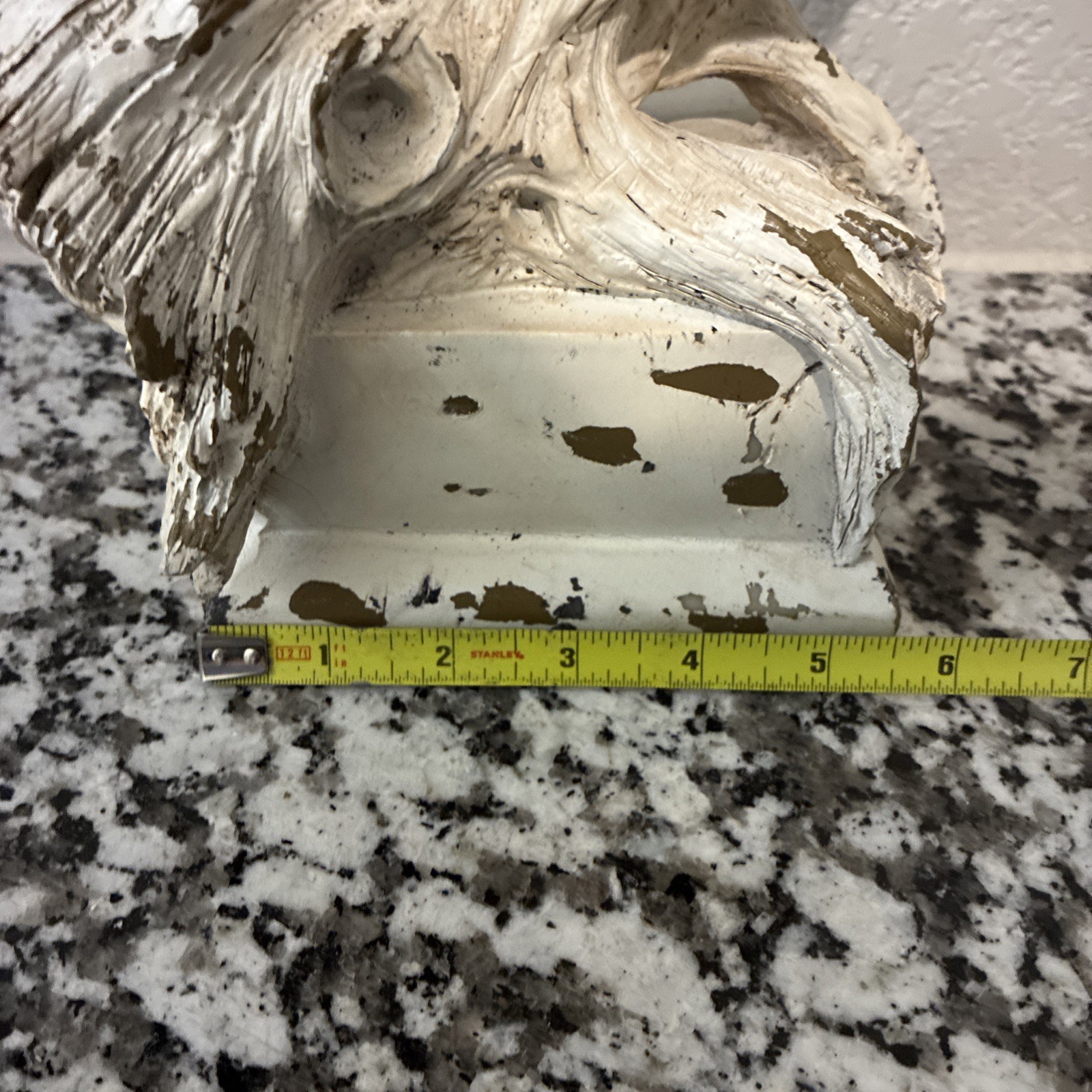 Preowned Decorative White/Gold Horse Head Statue Distressed Resin Western Motif