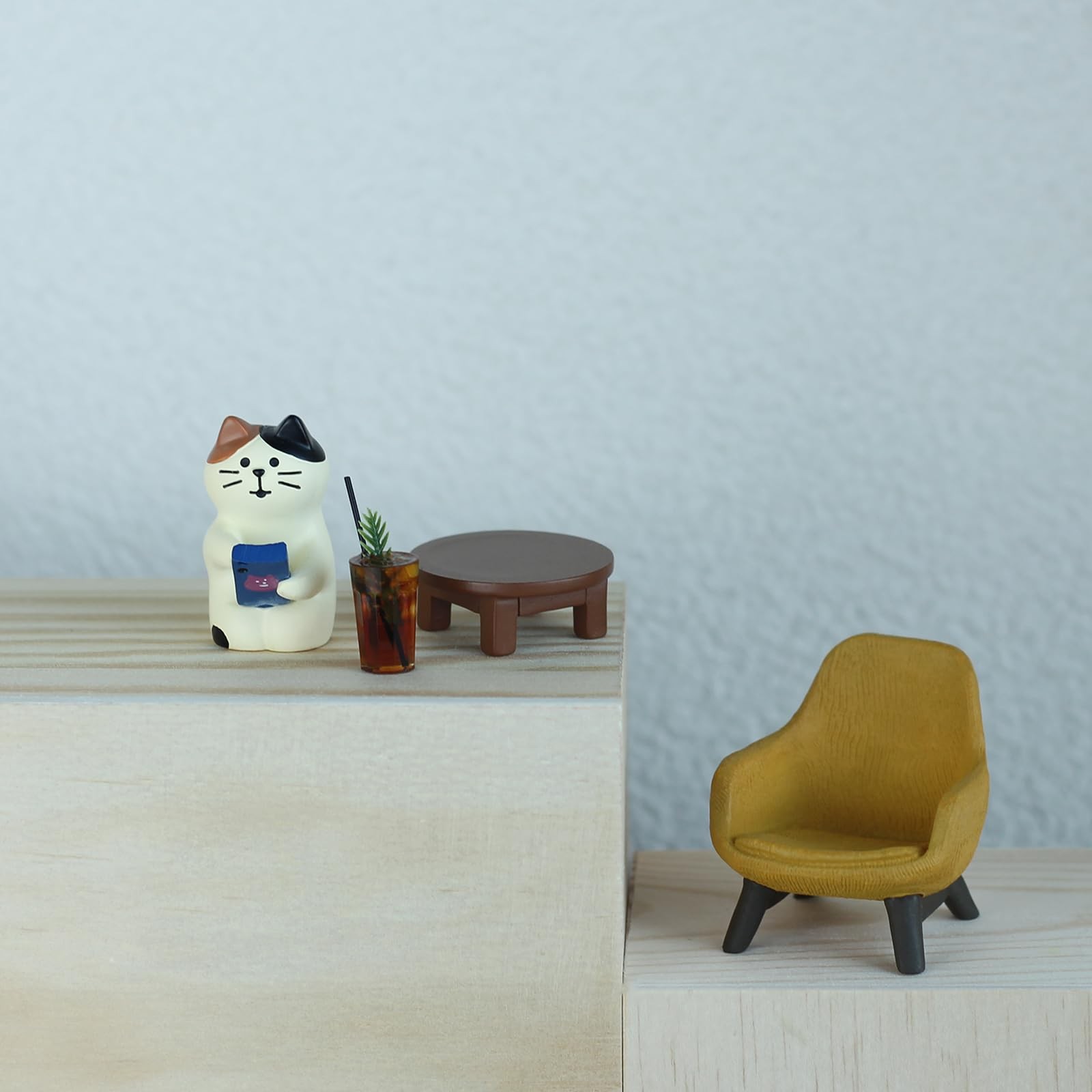 Cute Cat Playing Phone Drinking Coffee Figurine Home Office Decor Lovers Gift