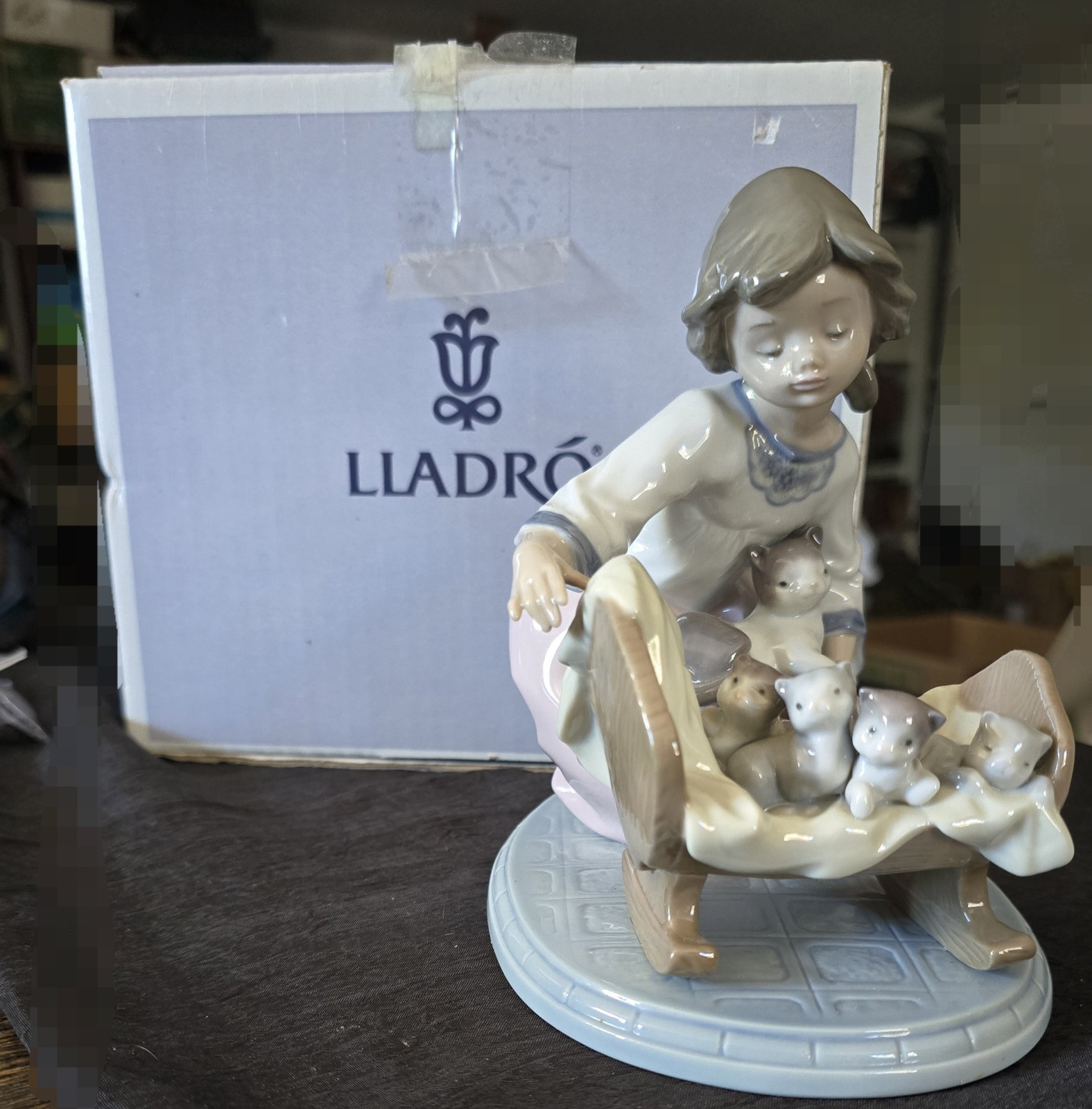 Lladro 5784 Cradle of Kittens Figurine – Girl with Kittens – Mint!