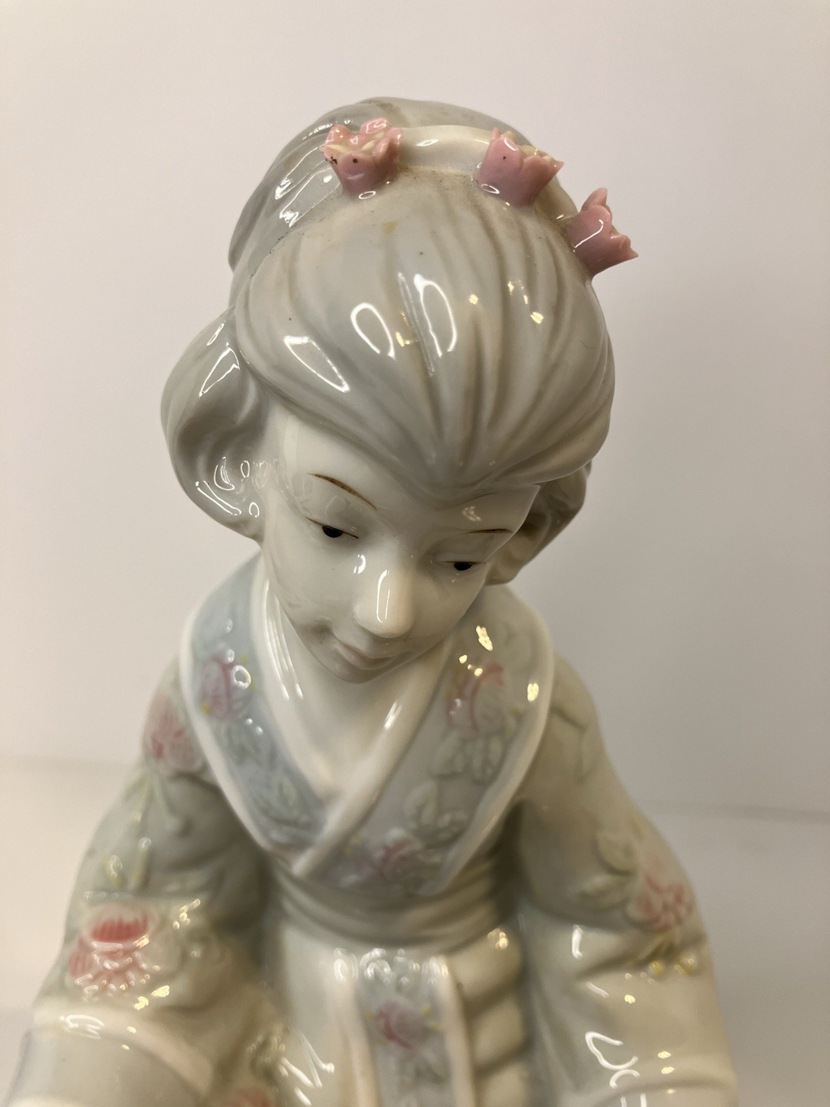 Vintage Porcelain Geisha Girl Figurine 9 Inch Extrene Detail