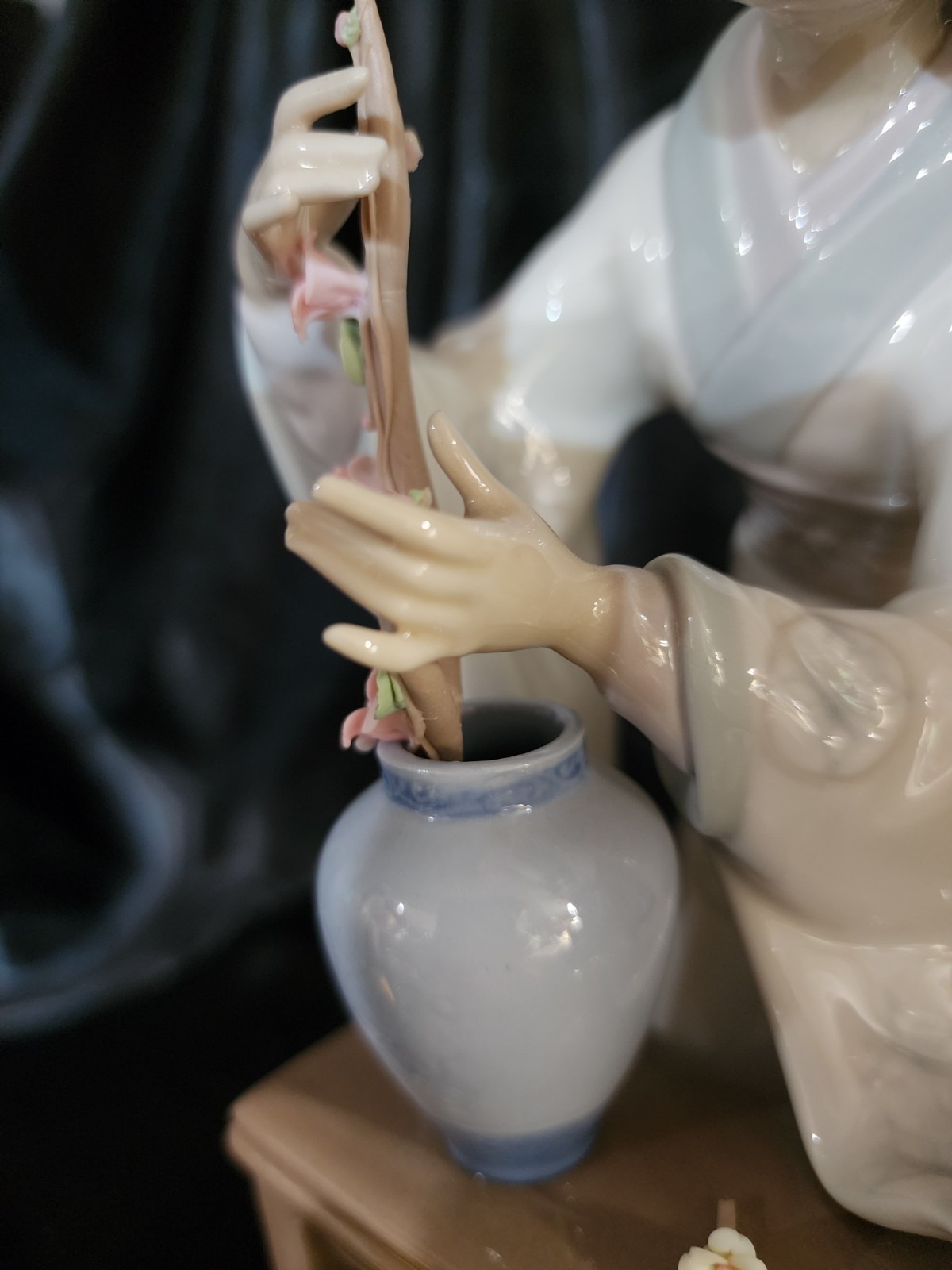 Vintage Lladro “Geisha Flower Arranger” Figurine #4840 (2)