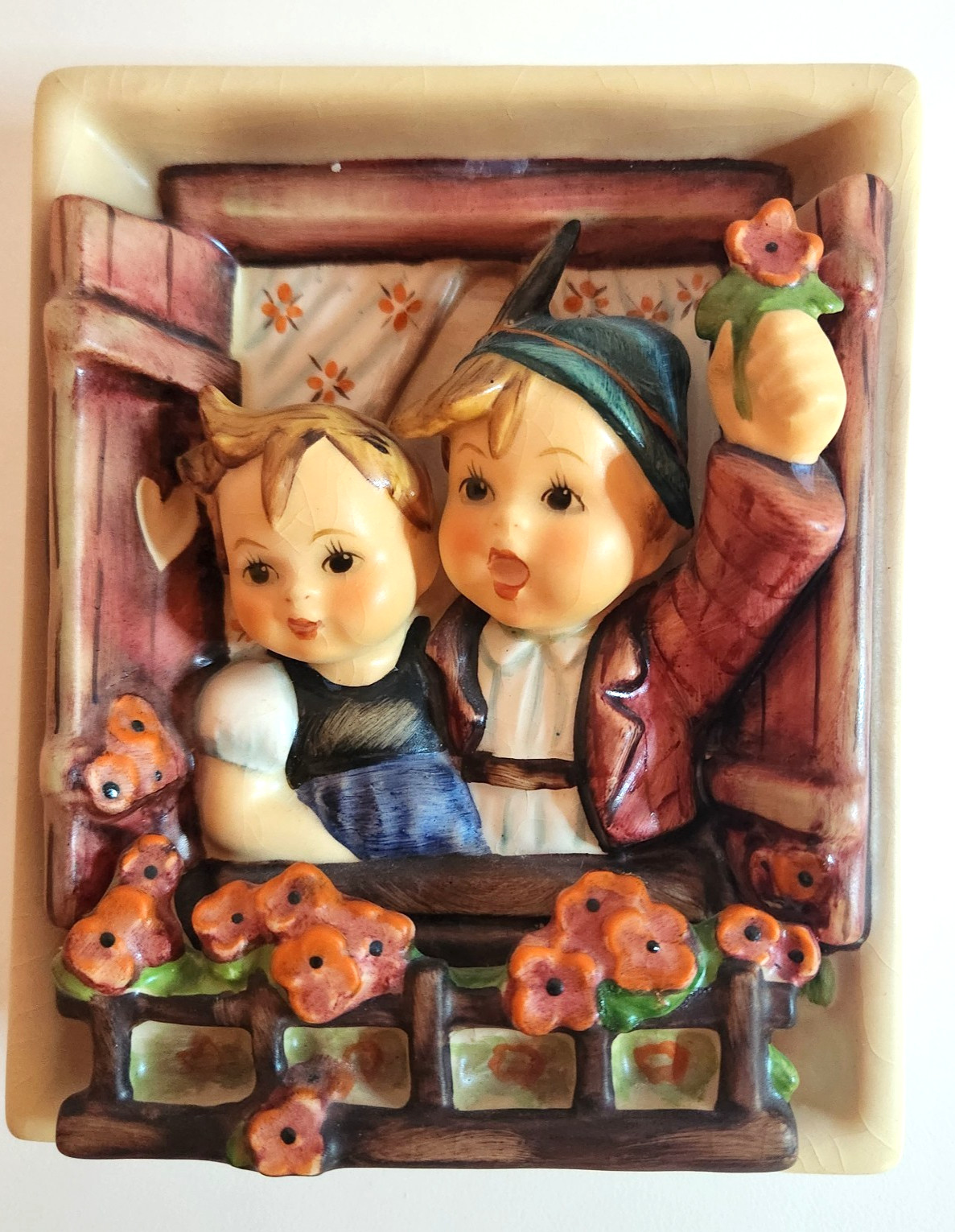 Vintage Goebel Hummel “Vacation Time” Kids In Window Wall Plaque Figurine #125