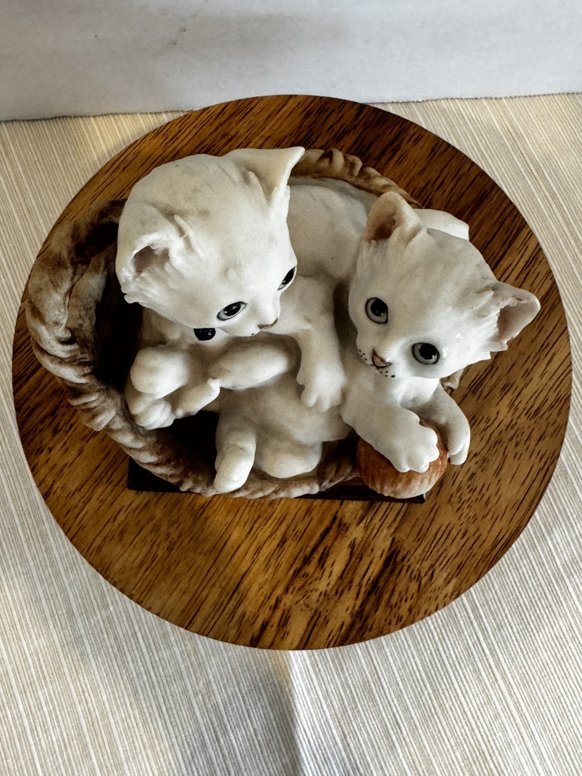 Vintage Giuseppe Armani Florence Italy Figurine Sculptures Kitten In The Basket
