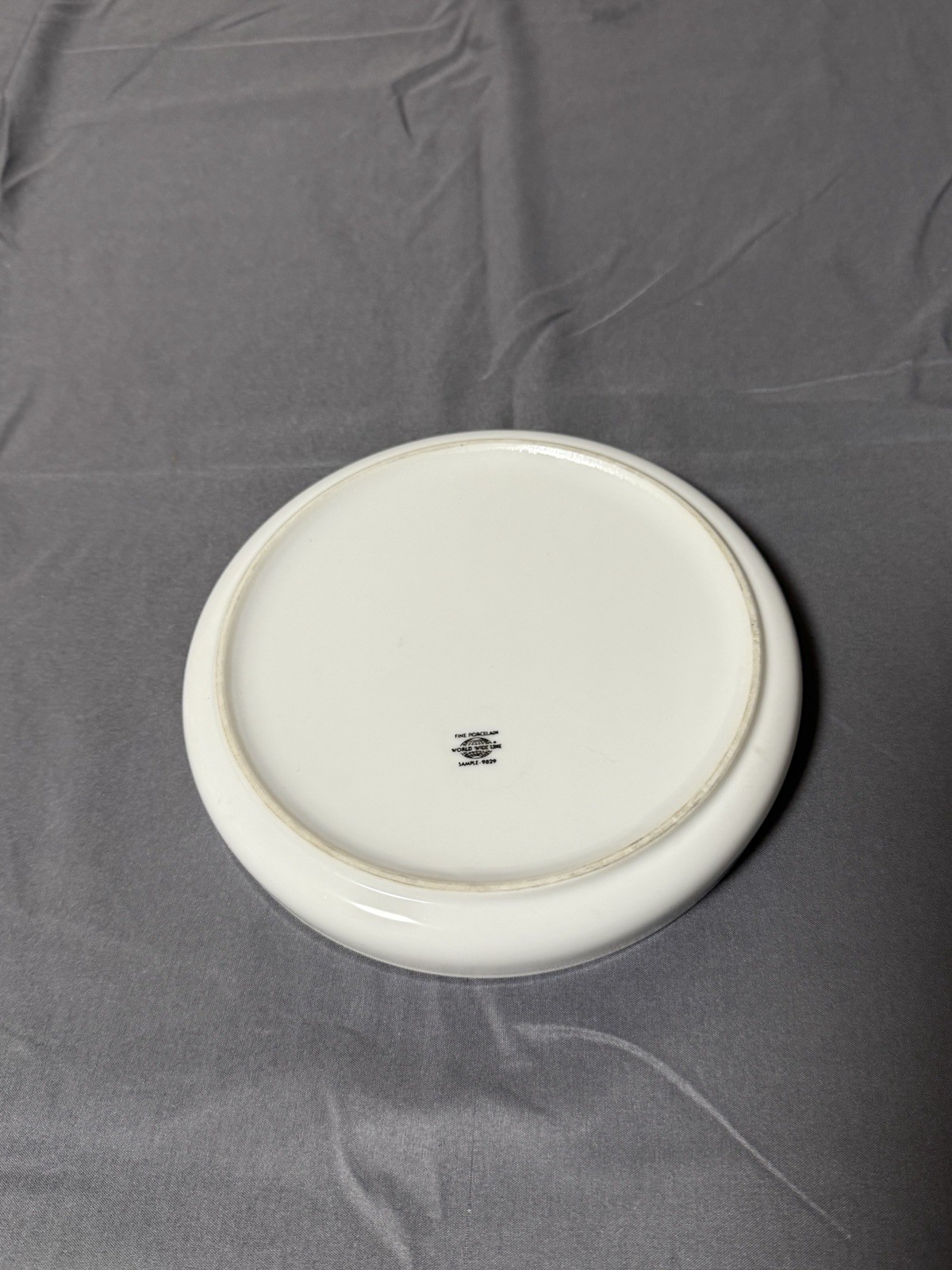 Vintage St. Ives Laboratories Genève Suisse Advertising Plate Fine Porcelain