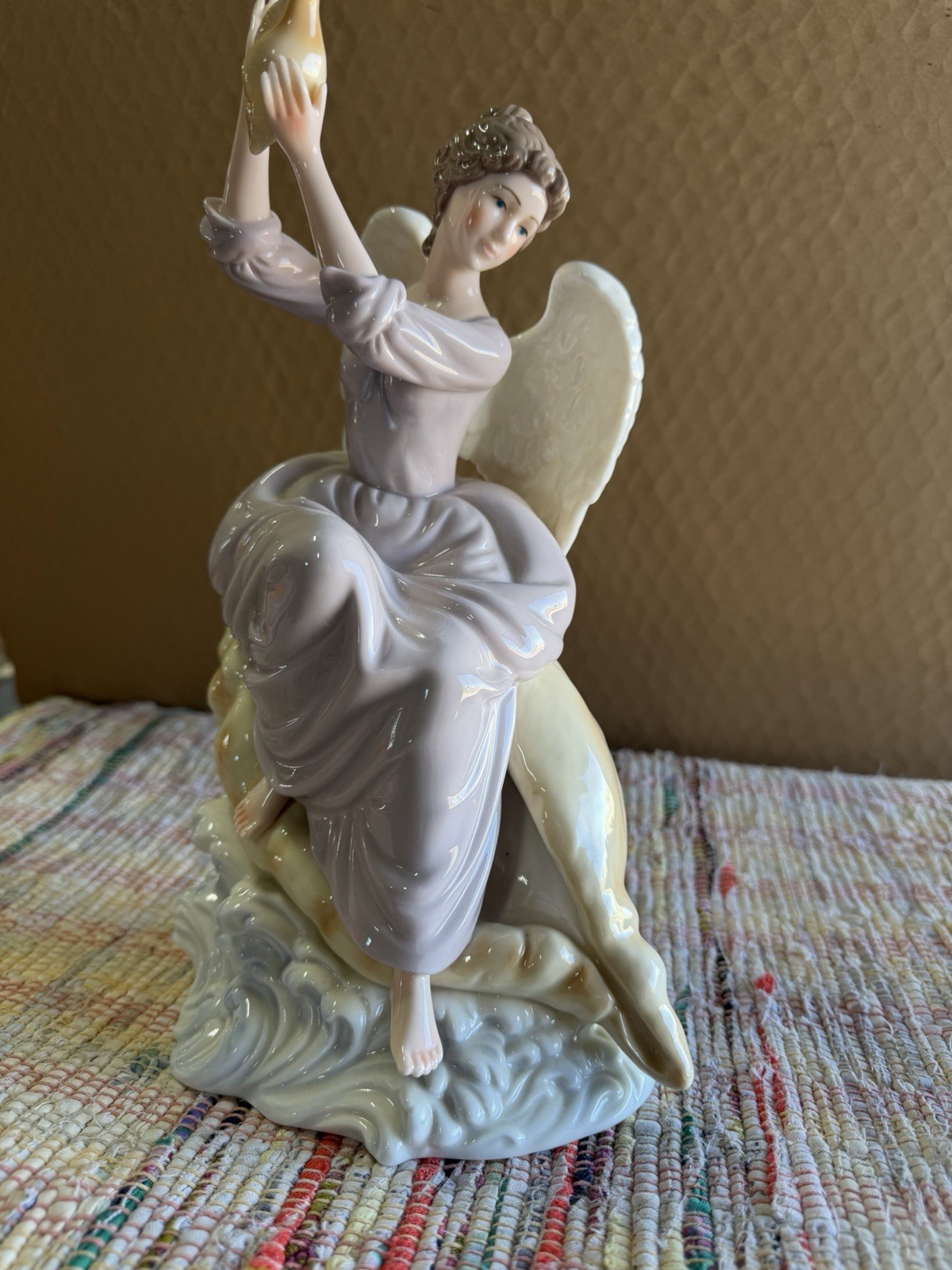 Collectibles 2005 Member’s Mark Hand Painted Porcelain Angel w/ Sea Shell. Rare