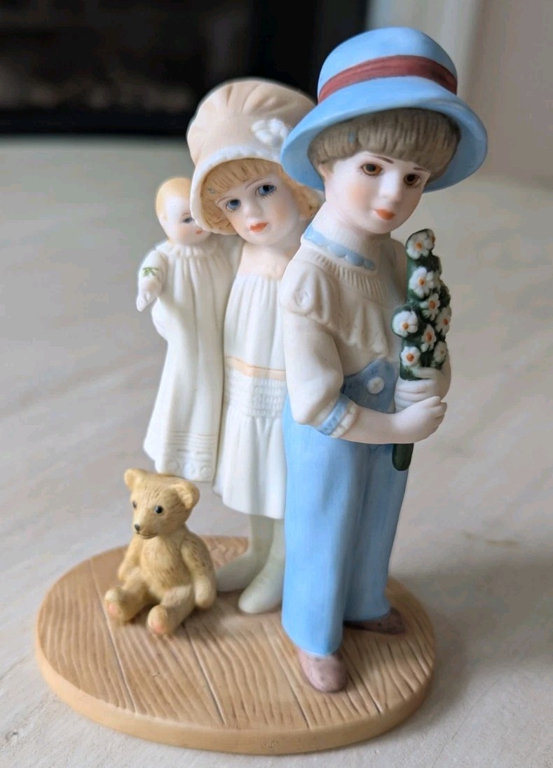 Jan Hagara “Daisies from Jimmy” 1985 Royal Orleans Limited Edition Figurine