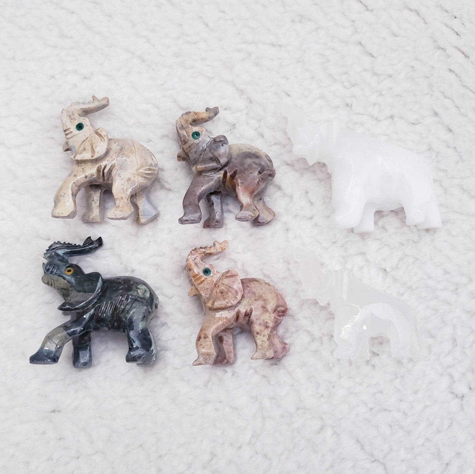 Lot of 11 Hand Carved Stone Elephant Figurines 1 1/4″ to 3 1/8″ Tall