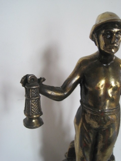 DINANDERIE D’ART E. NOEL Brass Miner Holding Lantern On Marble Base 11″ GUC