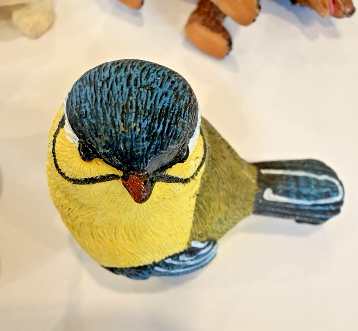 Lot of 8 Trinkets Ceramic & Resin Figurines Animals Trinket Shelf Figures