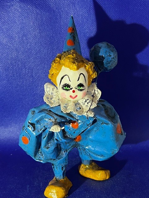 Vintage Mexican Folk Art Mache 6.5″ Tall Creepy Clown w/ Ballon Figurine