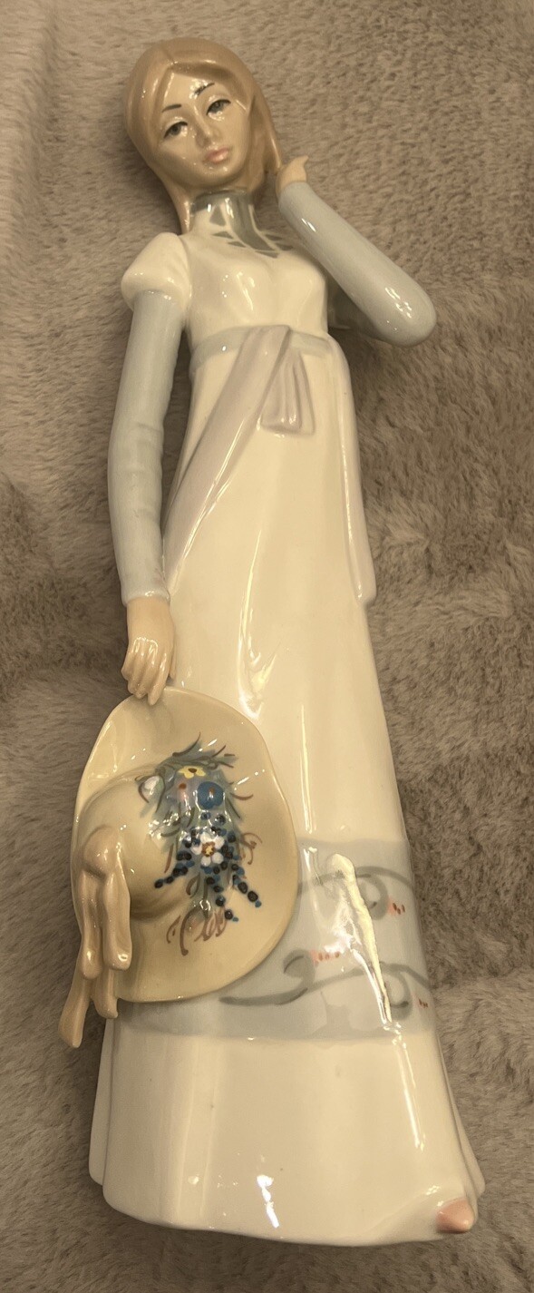 Casades – Porcelain Figurine Lady With Floral Hat – 12.5” Tall – Made In Spain
