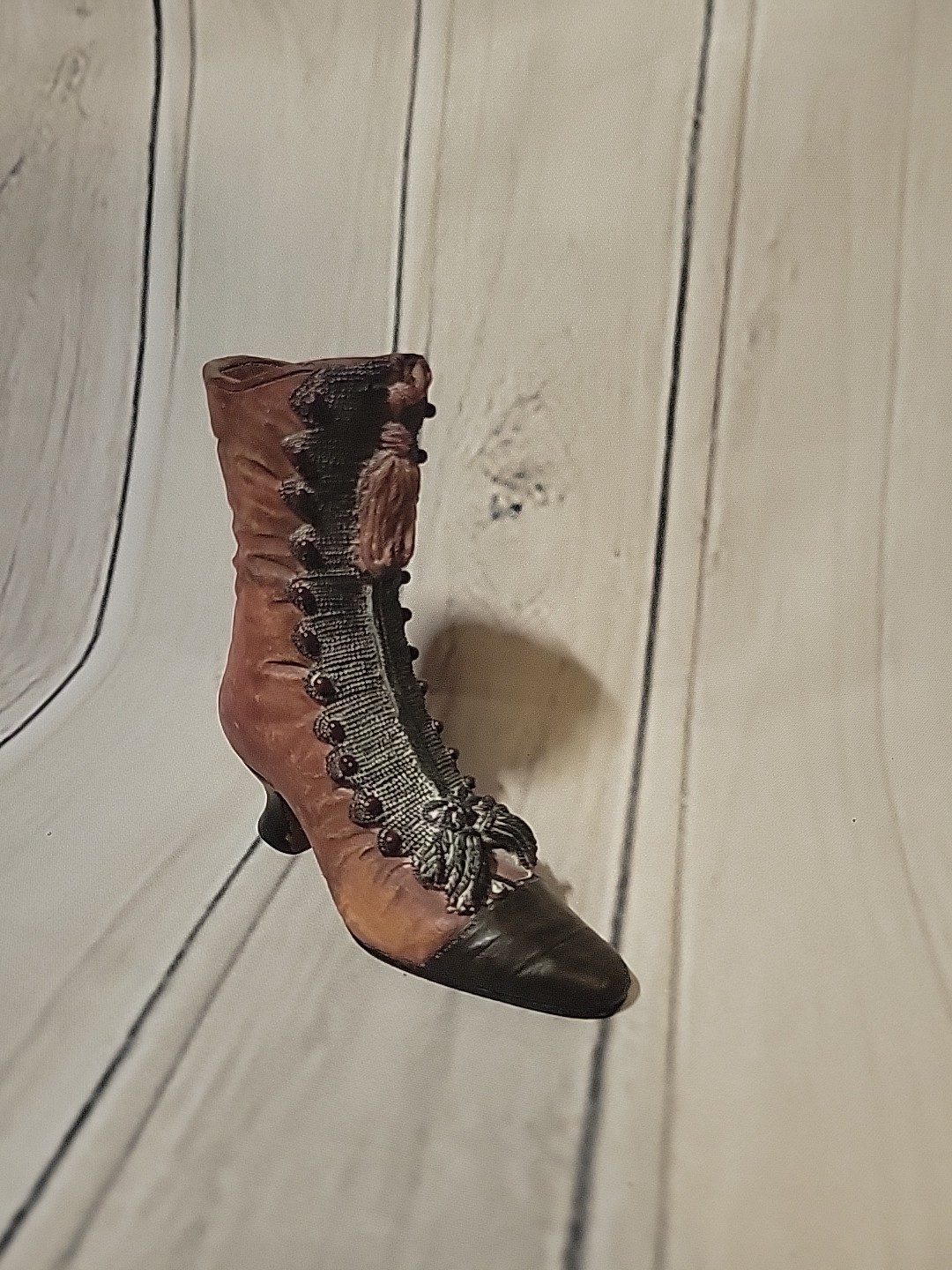VINTAGE CERAMIC LADIES BOOT SHOE VICTORIAN BROWN BUTTON UP POTTERY