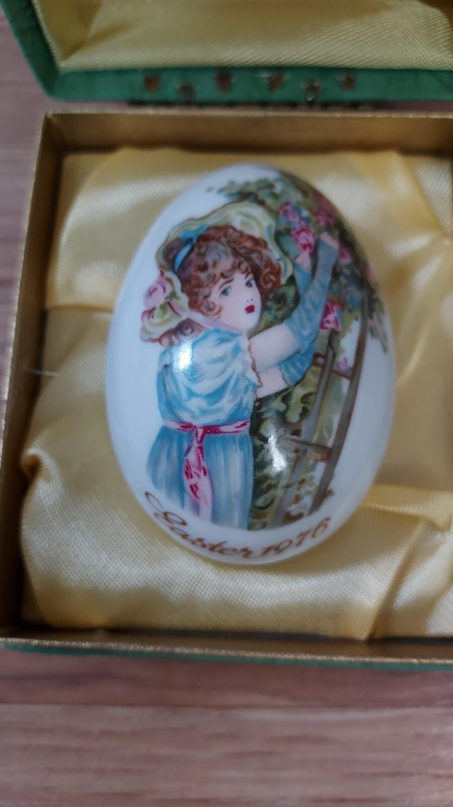 Royal Bayreuth Porcelain China Egg Easter 1976 Woman And Flowers Germany Vintage