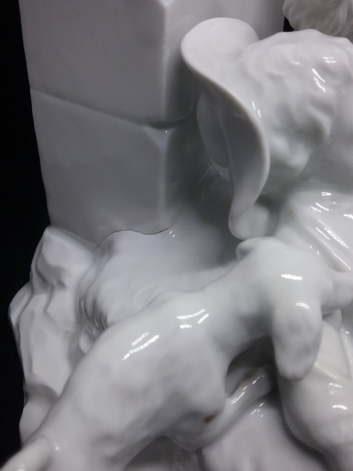 Carl Thieme Dresden Solid White Porcelain Figurine, Age Unknown, Free Shipping!