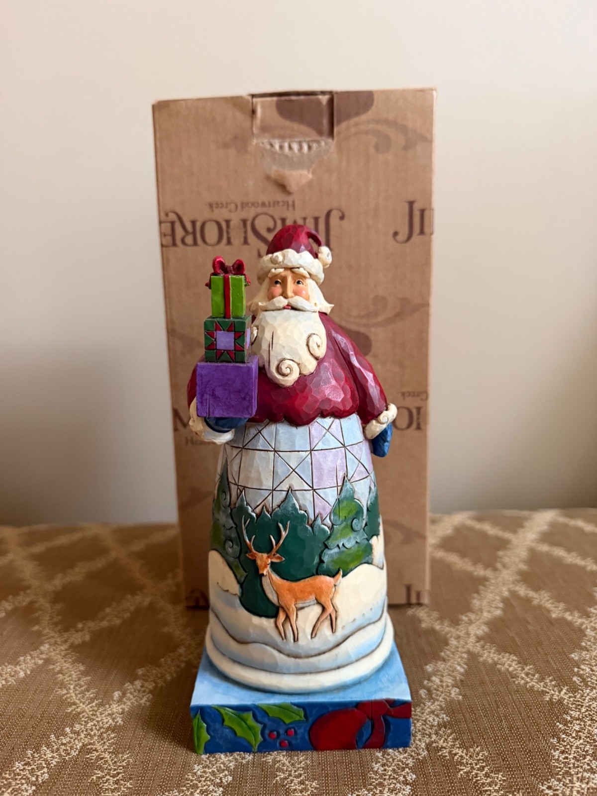 Jim Shore Heartwood Creek HOLIDAY GIFTS Santa Figurine with Gifts