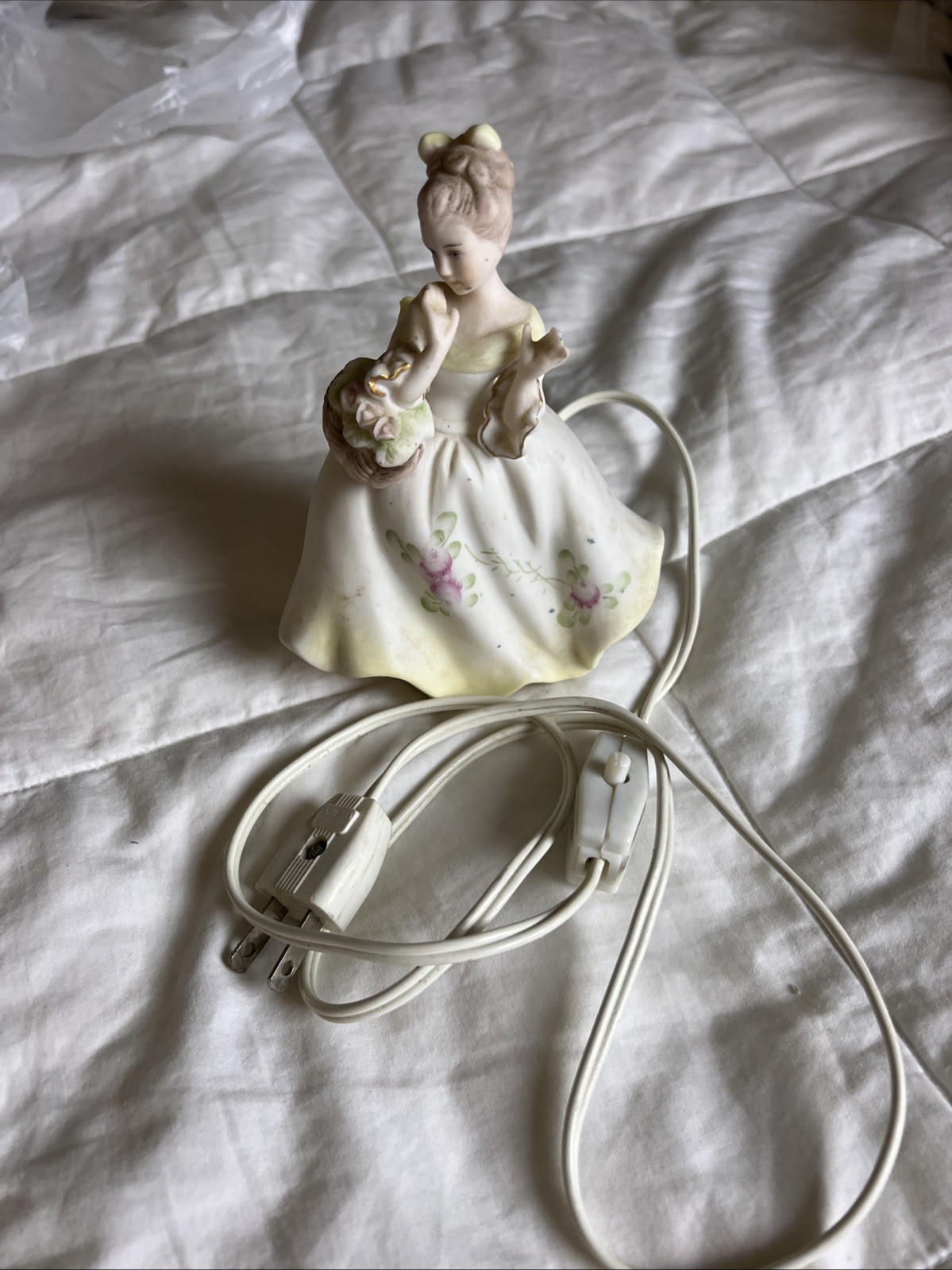 Vtg Lenwile Ardalt Japan Porcelain Girl w/ Basket of Roses Night Light Figurine