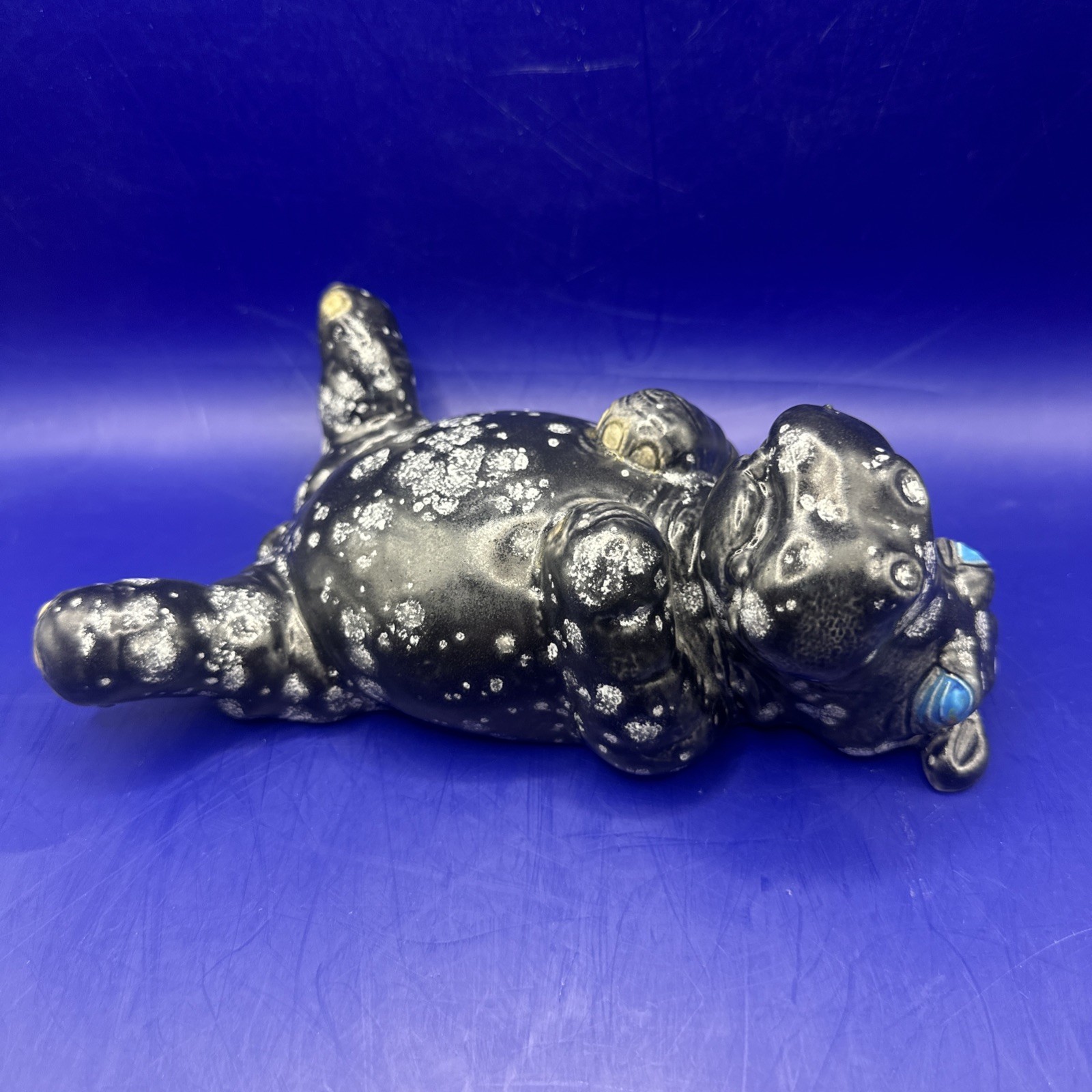VINTAGE PLAYFUL HOUSE HIPPO BLACK CERAMIC W/LAVA GLAZE 7″ X 5″ X 3.5″ BLUE EYES