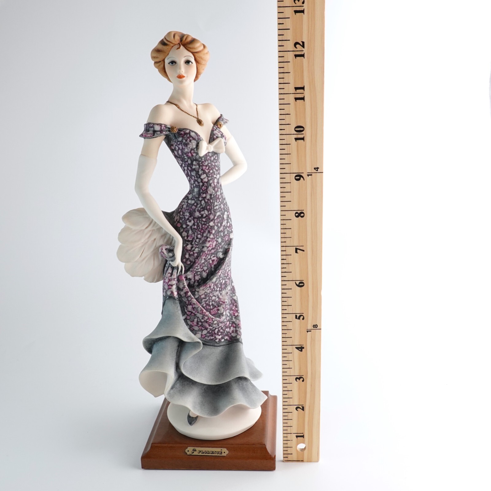 Giuseppe Armani Florence Figurine “Lady with Fan” Sculpture 833C Italy RARE