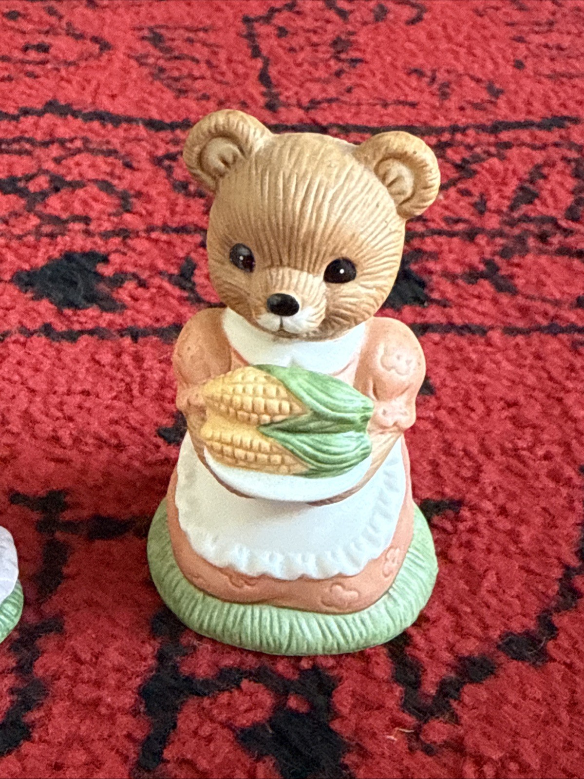 Vintage HOMCO figurines set of 2 bears Mom w/corn & daughter w/puppy 1462
